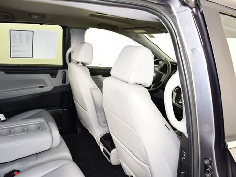 Certified 2024 Honda Odyssey EX-L image 42