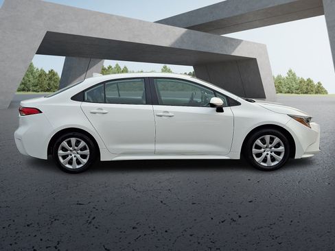 Used 2024 Toyota Corolla LE FWD image 7