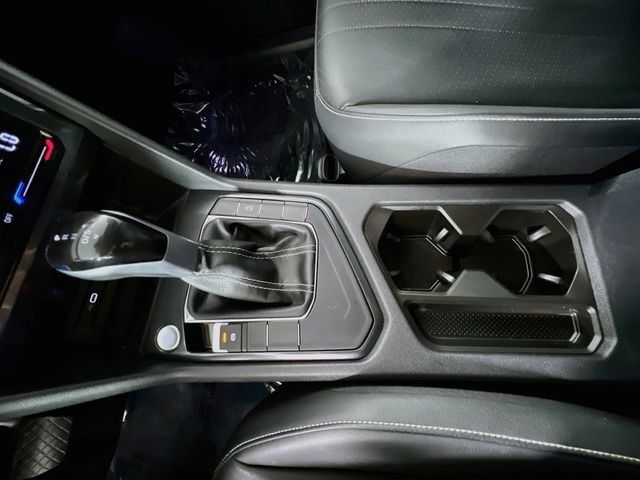Used 2023 Volkswagen Tiguan SE FWD image 25