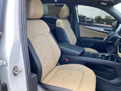 Used 2024 Volkswagen Atlas Cross Sport SE w/ Panoramic Sunroof Package AWD/4WD image 28