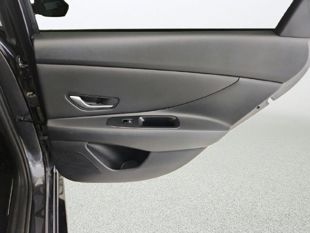 Used 2021 Hyundai Elantra SEL w/ Convenience Package FWD image 26