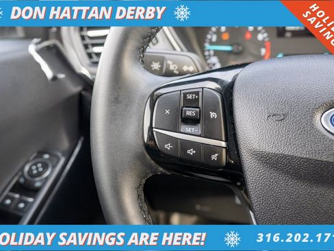 Used 2022 Ford Escape SEL image 10