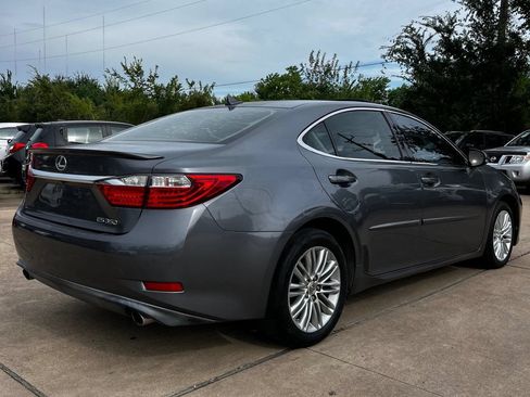 Used 2014 Lexus ES 350 w/ Luxury Package FWD image 6