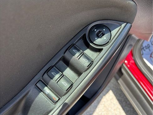 Used 2015 Ford Focus SE w/ Equipment Group 201A FWD image 18