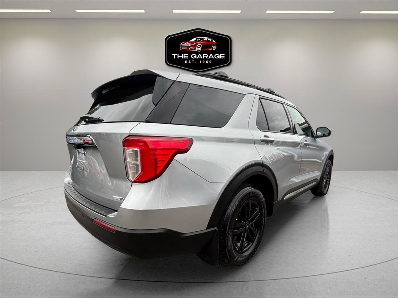 Used 2020 Ford Explorer XLT w/ Comfort Package AWD/4WD image 5