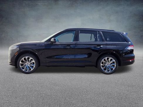 New 2026 Lincoln Aviator AWD w/ Jet Appearance Package image 4