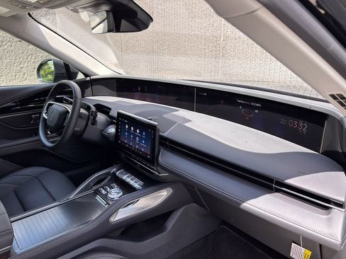 New 2026 Lincoln Nautilus Premier AWD/4WD image 21
