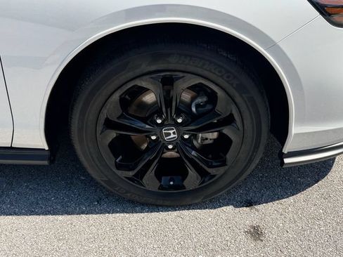Certified 2025 Honda Accord SE image 21