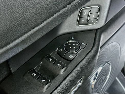 Used 2018 Ford Expedition XLT w/ Equipment Group 202A AWD/4WD image 18