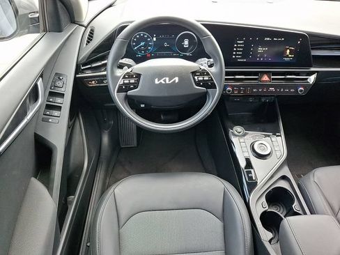 Certified 2023 Kia Niro Wind FWD image 13