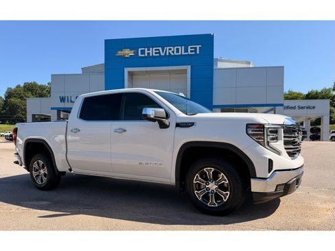 Used 2025 GMC Sierra 1500 SLT AWD/4WD image 1