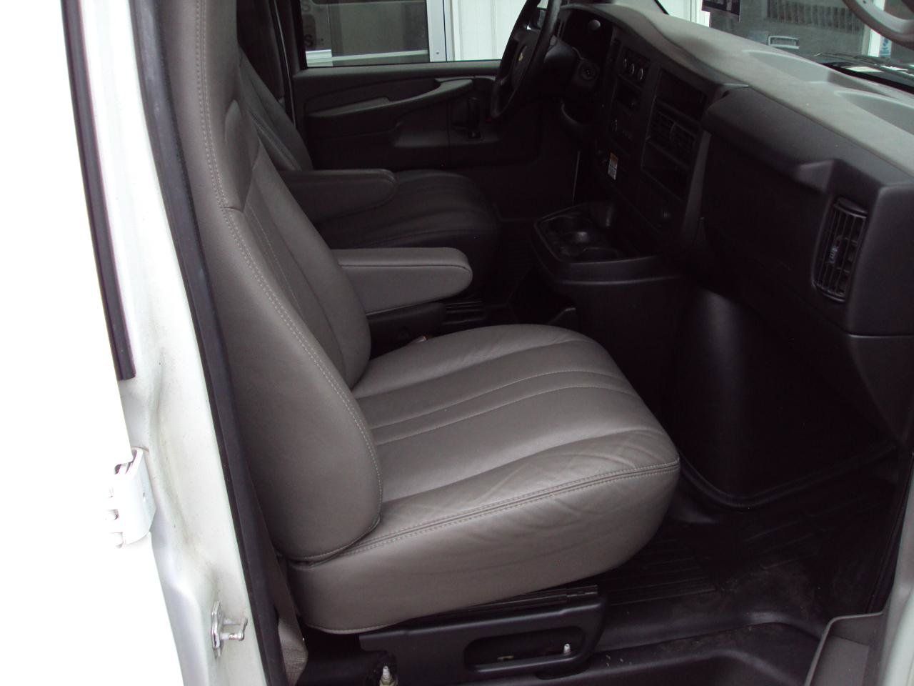 Used 2012 Chevrolet Express 1500 AWD image 16