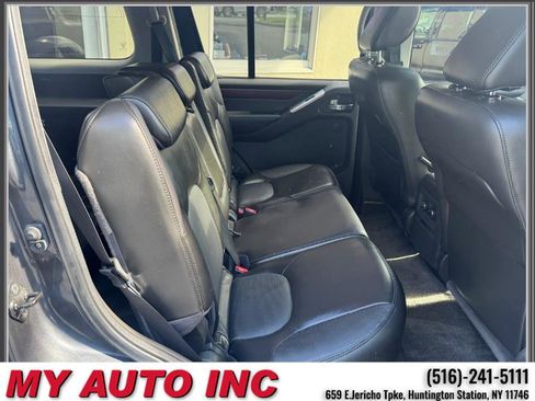 Used 2011 Nissan Pathfinder LE w/ Navigation Pkg AWD/4WD image 32