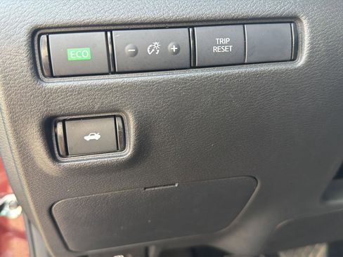 Used 2025 Nissan Sentra SV w/ All-Weather Package FWD image 11