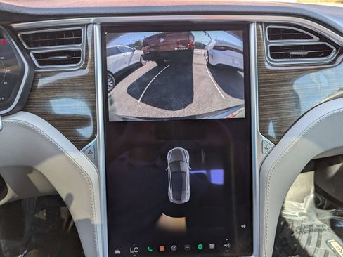 Used 2015 Tesla Model S 60 RWD image 27