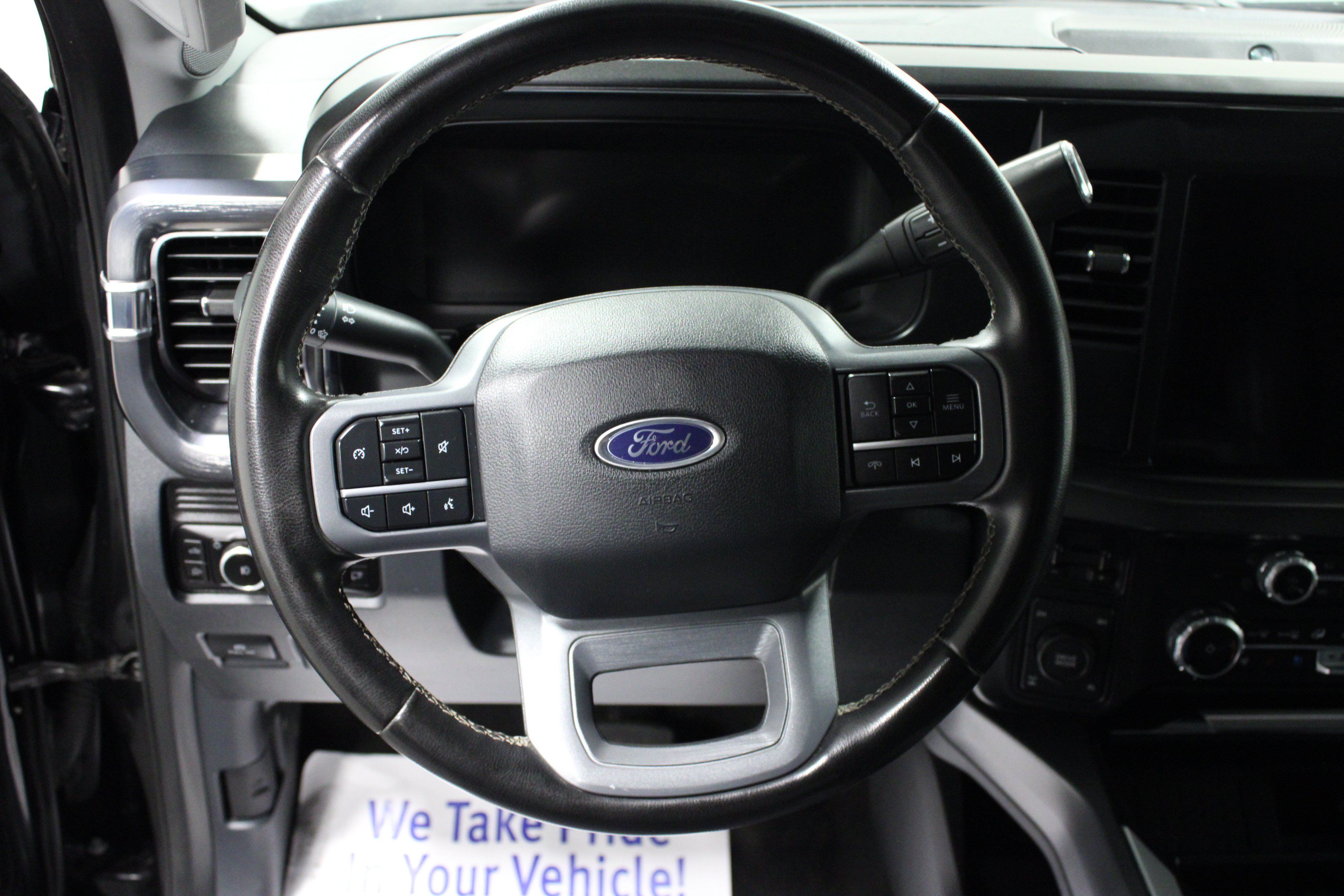 Used 2025 Ford F250 Lariat w/ Black Appearance Package AWD/4WD image 17