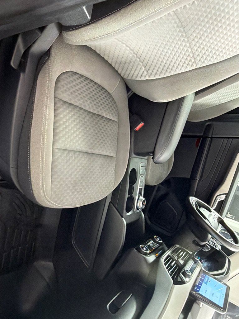 Used 2021 Ford Escape SE w/ SE Sport Appearance Package AWD/4WD image 23