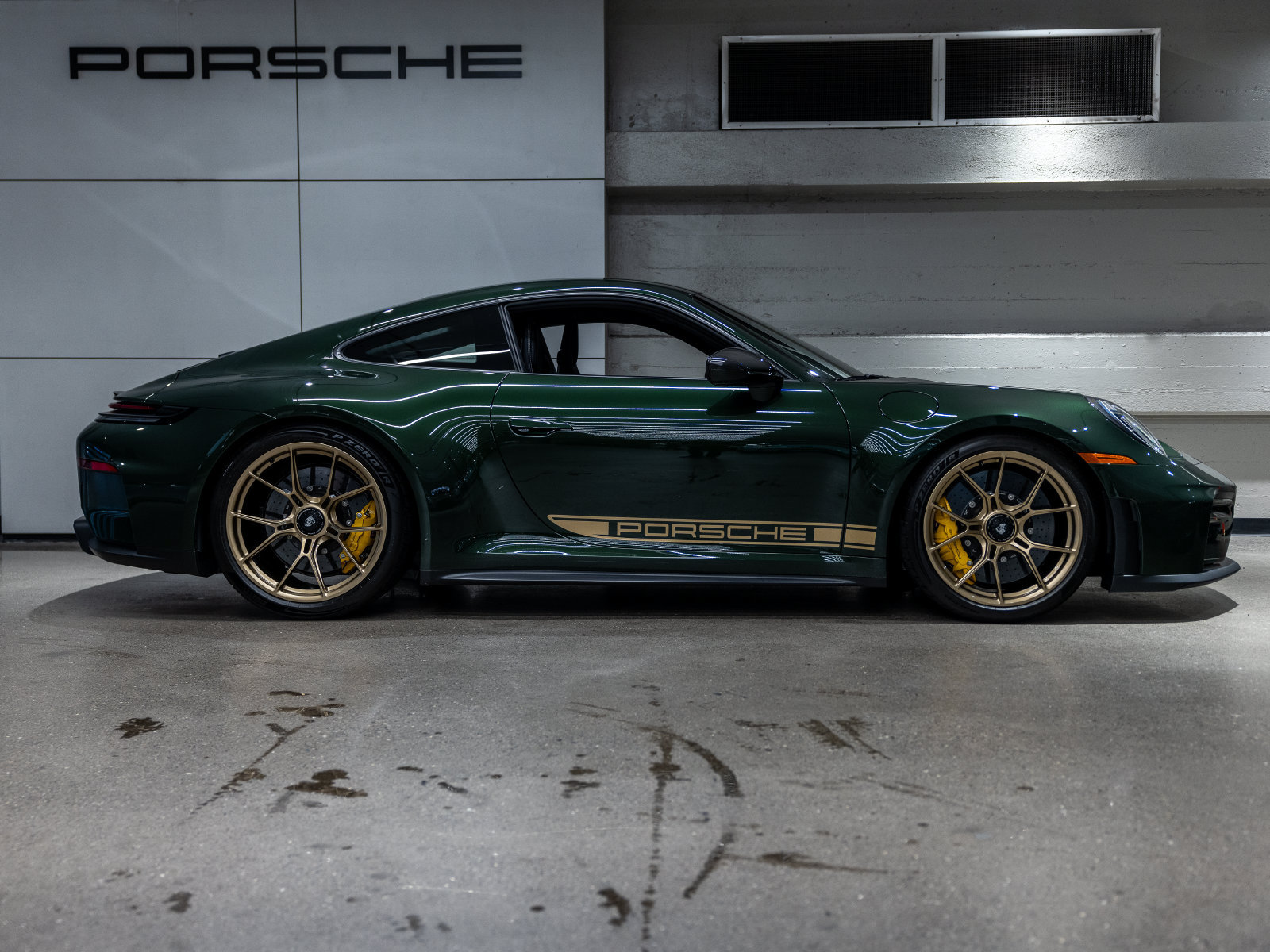 Certified 2025 Porsche 911 GT3 RWD image 9