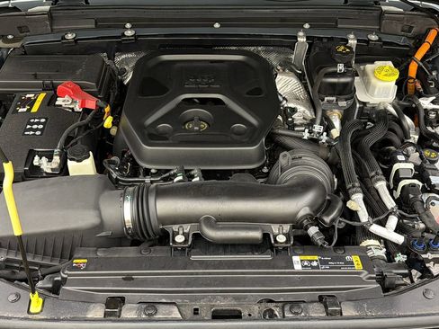 Used 2024 Jeep Wrangler Unlimited AWD/4WD image 15