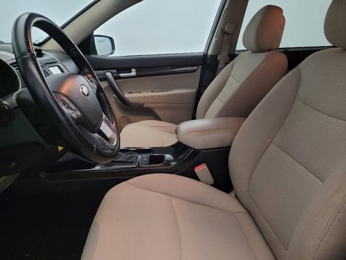 Used 2015 Kia Sorento LX image 17