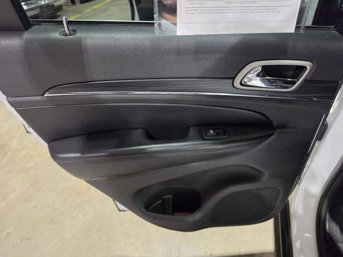 Used 2020 Jeep Grand Cherokee Limited w/ Luxury Group II AWD/4WD image 27