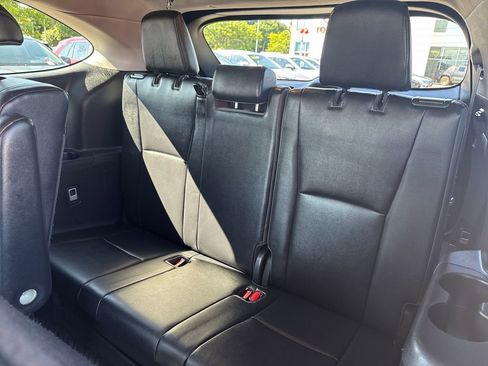 Used 2020 Toyota Highlander XLE image 41