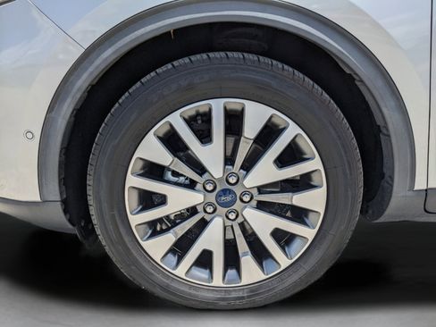 Used 2021 Ford Escape Titanium FWD image 11