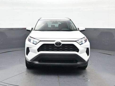 Used 2025 Toyota RAV4 XLE w/ Convenience Package AWD/4WD image 3