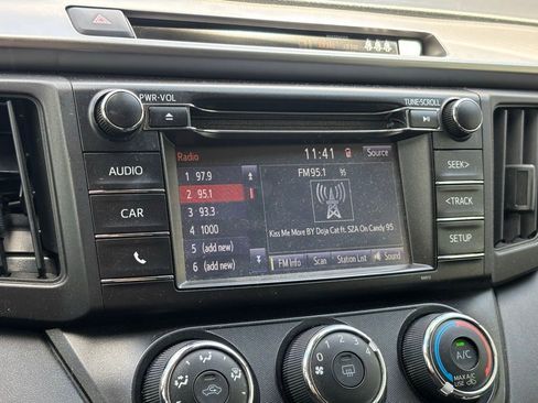 Used 2017 Toyota RAV4 LE image 9