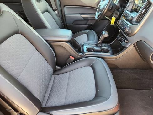 Used 2018 Chevrolet Colorado Z71 image 14