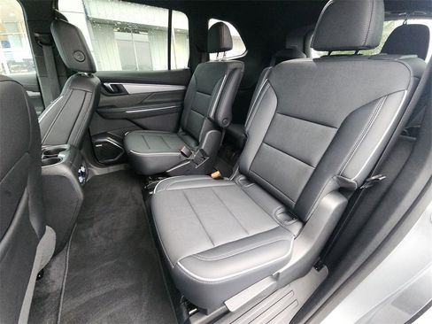 Certified 2025 Buick Enclave Preferred image 22