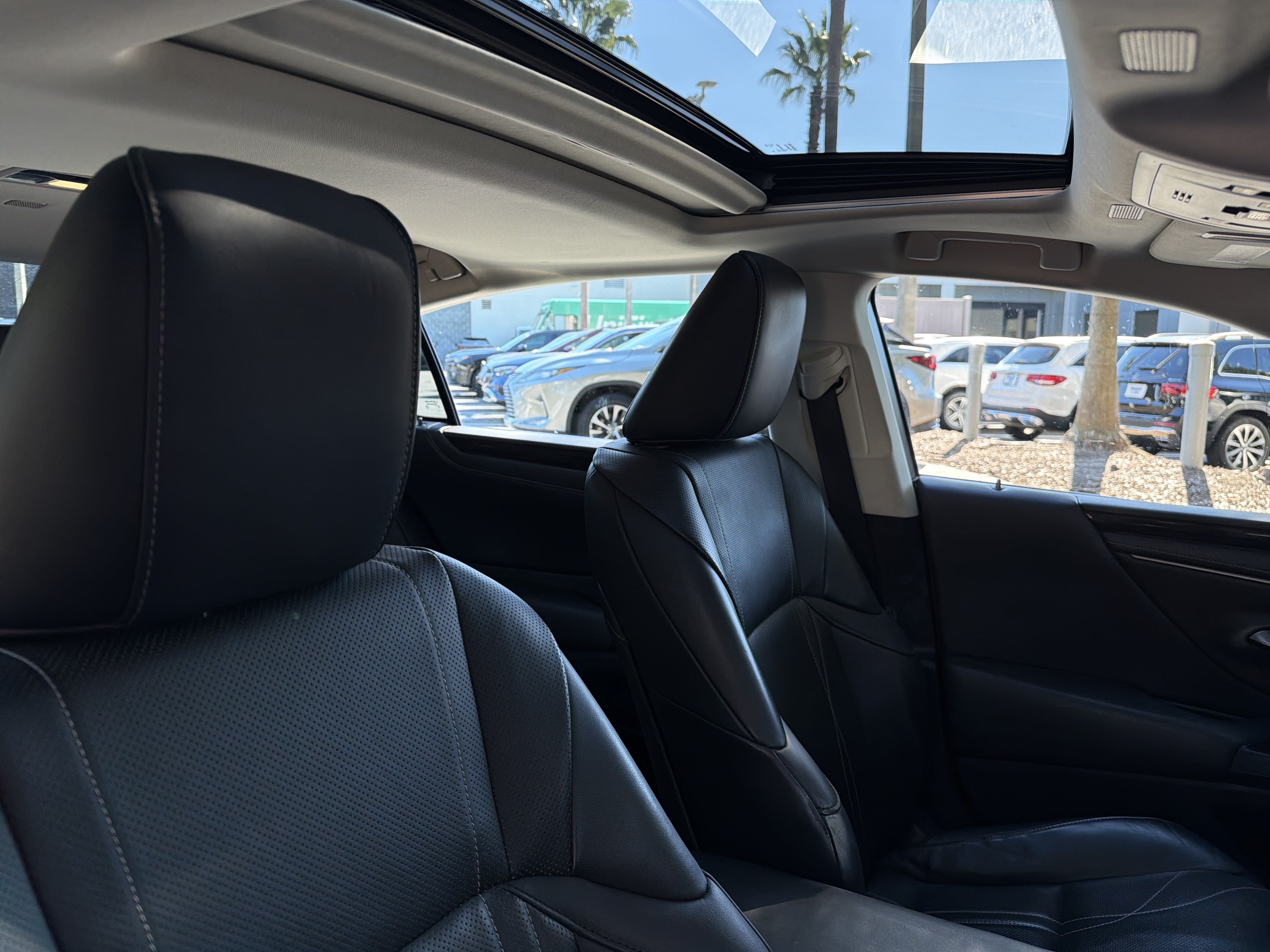 Used 2021 Lexus ES 300h w/ Accessory Package FWD image 42