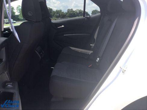 Used 2023 Chevrolet Equinox LT image 12