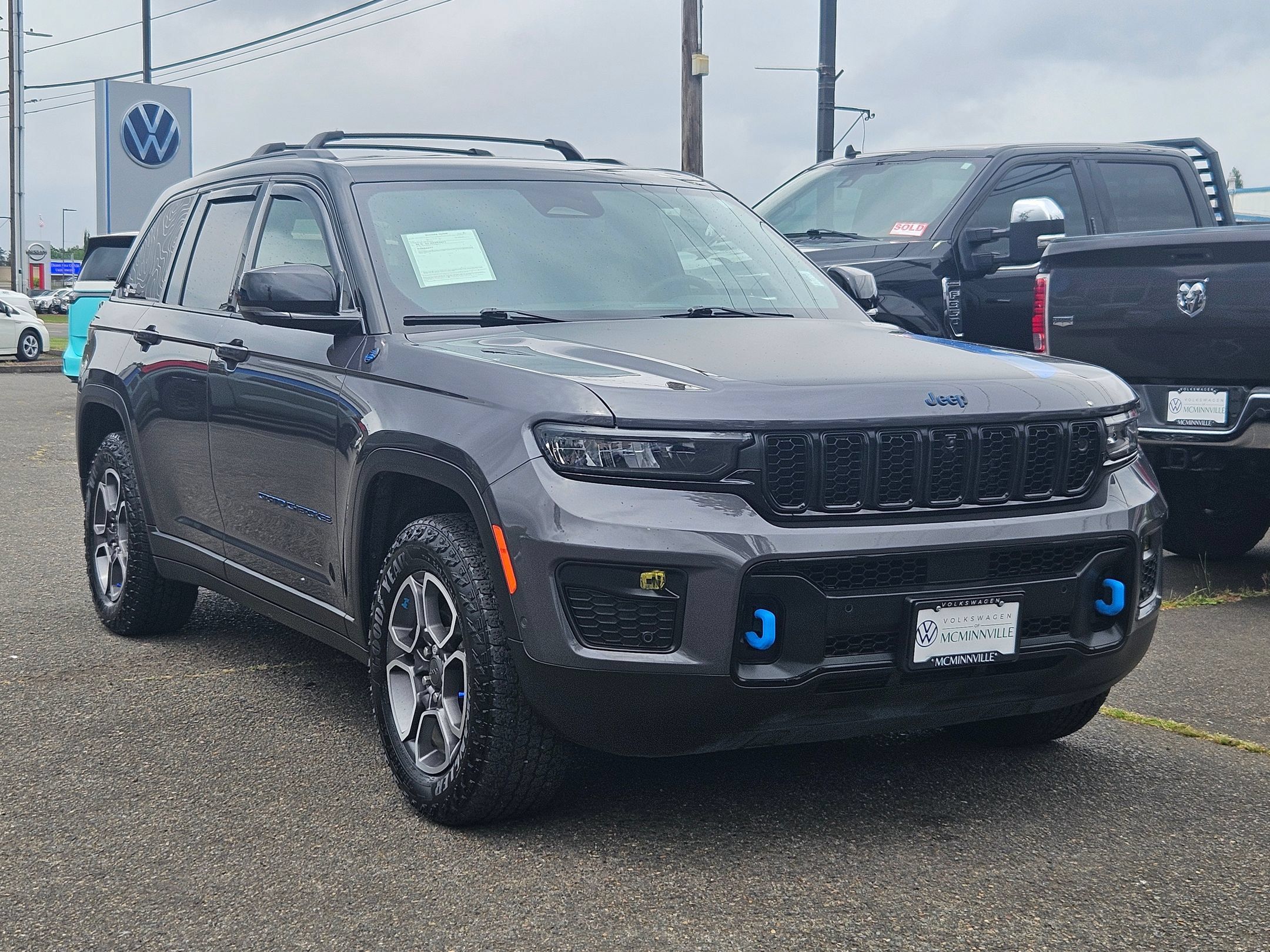 Used 2023 Jeep Grand Cherokee Trailhawk w/ Advanced Protech Group II AWD/4WD image 8