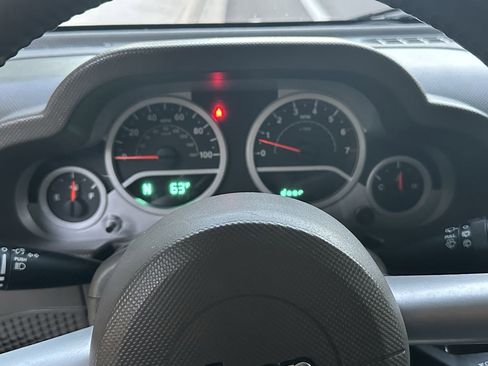 Used 2008 Jeep Wrangler Unlimited Sahara w/ Dual Top Group image 23