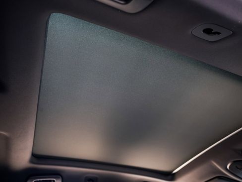 Certified 2025 Porsche Cayenne Coupe image 31