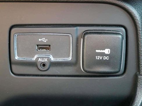 Used 2016 Jeep Renegade Sport w/ Power & Air Group image 27