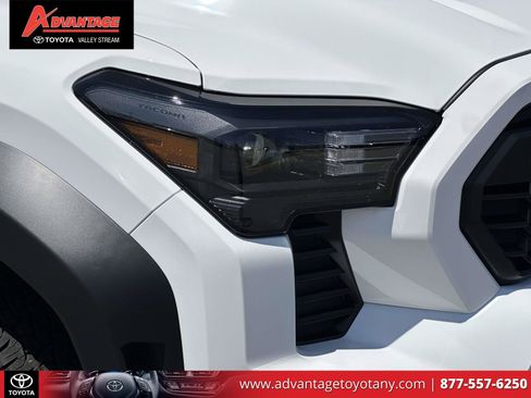 Used 2026 Toyota Tacoma TRD Off-Road w/ TRD Off Road Upgrade Package AWD/4WD image 9