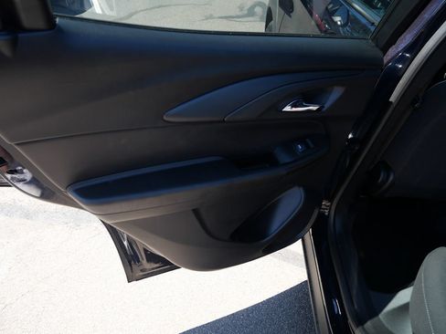 Used 2021 Chevrolet TrailBlazer LS FWD image 17