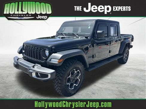 Used 2024 Jeep Gladiator Sport AWD/4WD image 1