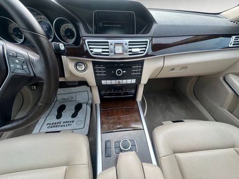 Used 2016 Mercedes-Benz E 350 4MATIC Sedan w/ Premium Package image 9