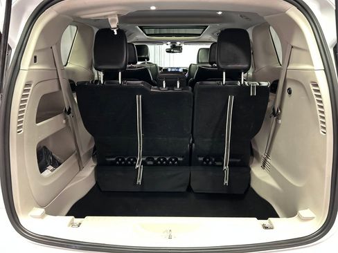 Used 2024 Chrysler Pacifica Limited image 26