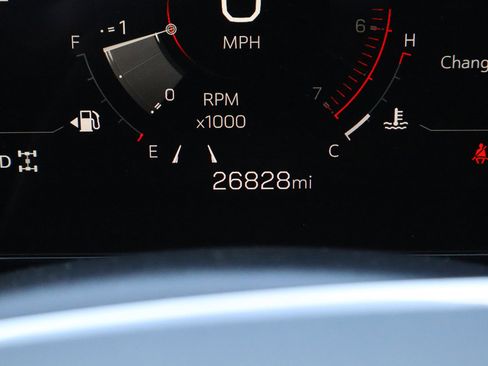 Used 2025 GMC Terrain Elevation image 28