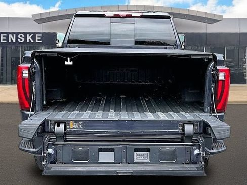 Certified 2025 GMC Sierra 3500 Denali w/ Denali Reserve Package AWD/4WD image 27