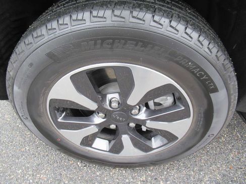 Used 2023 Jeep Grand Cherokee 4WD 4xe w/ Luxury Tech Group II image 11