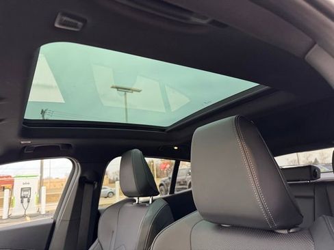 Used 2025 BMW X2 xDrive28i w/ Technology Package image 10