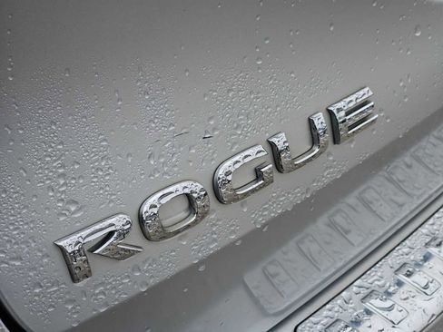 Used 2015 Nissan Rogue S image 11