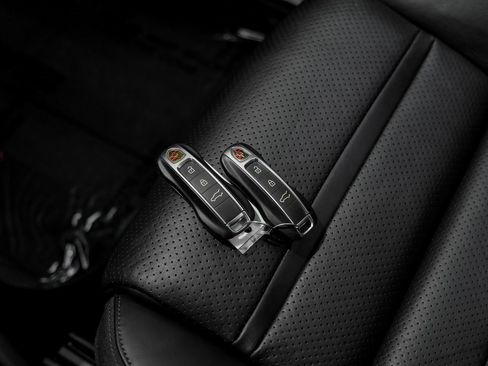 Used 2022 Porsche Cayenne image 54