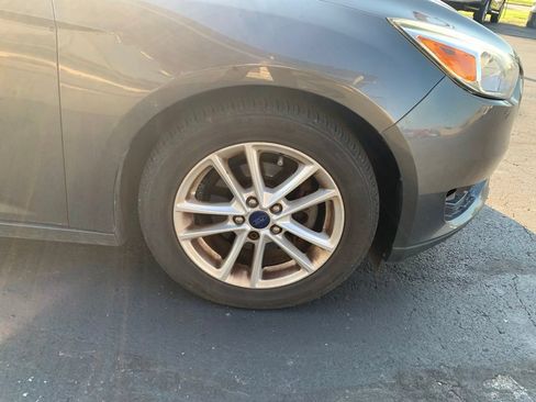 Used 2017 Ford Focus SE FWD image 18