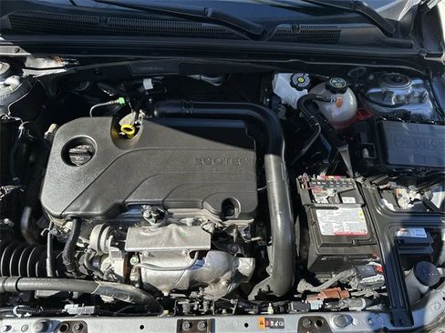 Used 2024 Chevrolet Malibu LT image 18